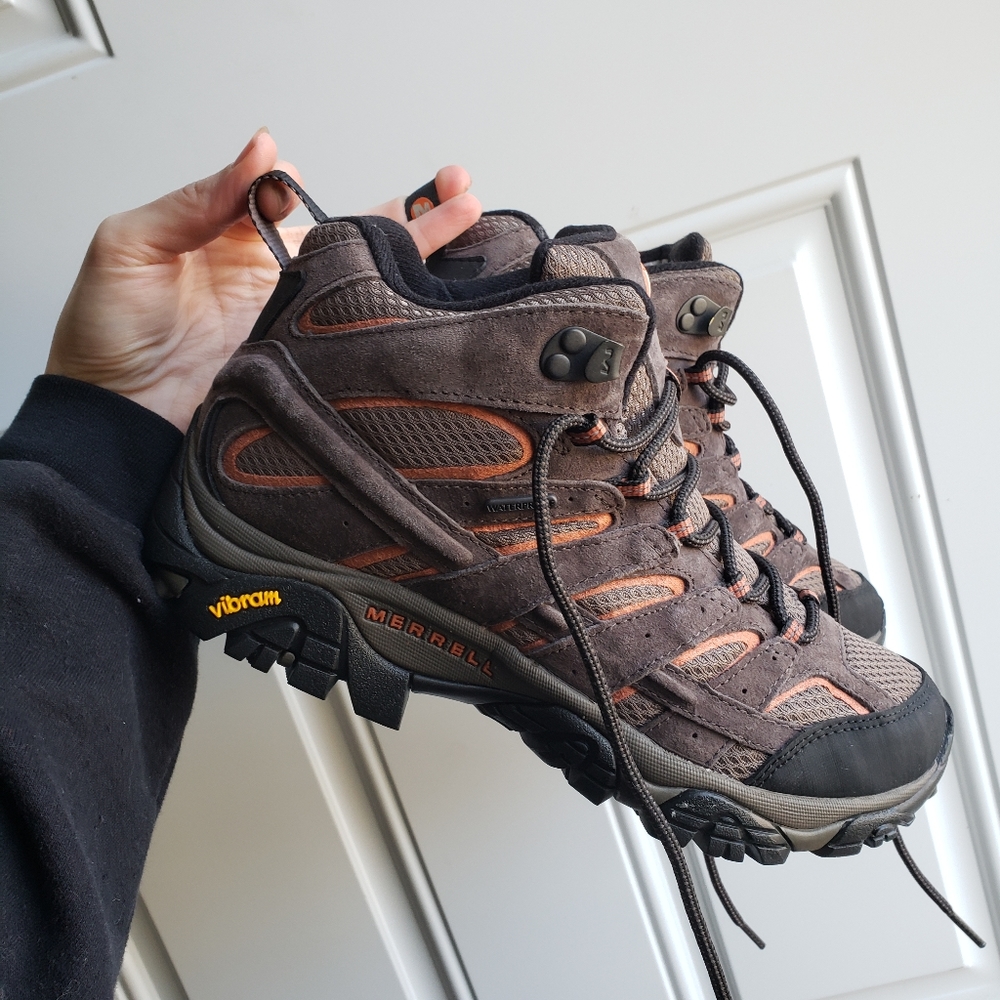 NWOT Merrell Moab 2 Mid Waterproof Hiking Boot Men's 8 Women's 9.5